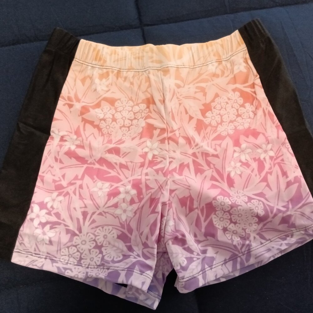 NWOT SWIM OR COMPRESSION / UNDER SHORTS, SIZE "M", PASTEL FLOWER PATTERN